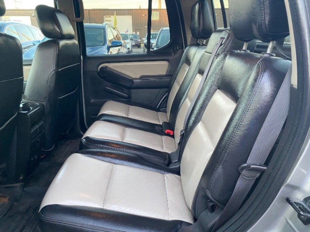 Ford Explorer Sport Trac Vehicle Full-screen Gallery Image 07