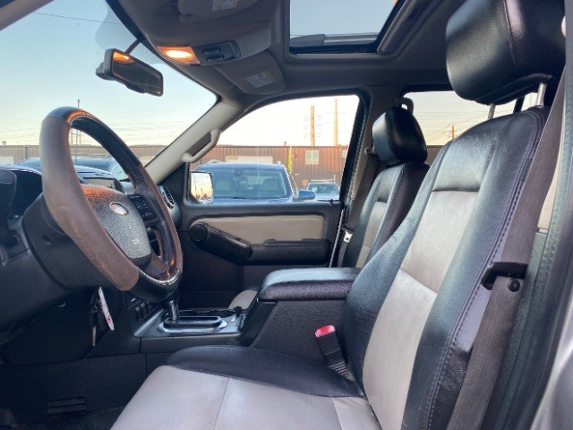 Ford Explorer Sport Trac Vehicle Full-screen Gallery Image 08