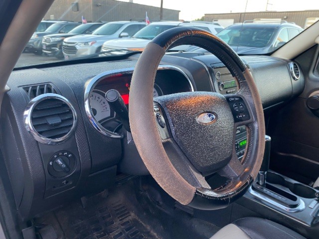 Ford Explorer Sport Trac Vehicle Full-screen Gallery Image 09