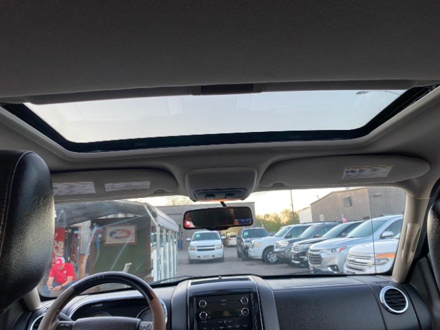 Ford Explorer Sport Trac Vehicle Full-screen Gallery Image 12