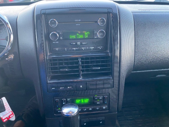 Ford Explorer Sport Trac Vehicle Full-screen Gallery Image 13