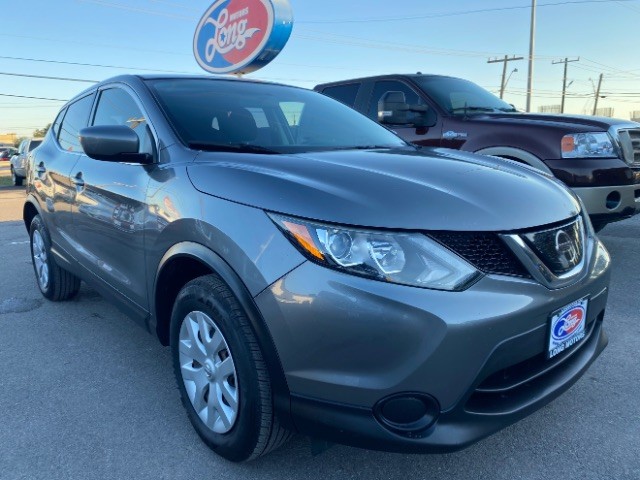 2019 Nissan Rogue Sport S's photo