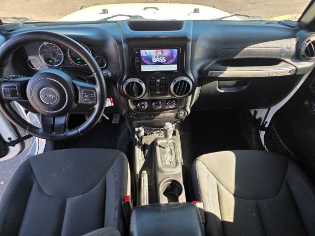 Jeep Wrangler Unlimited Vehicle Full-screen Gallery Image 06