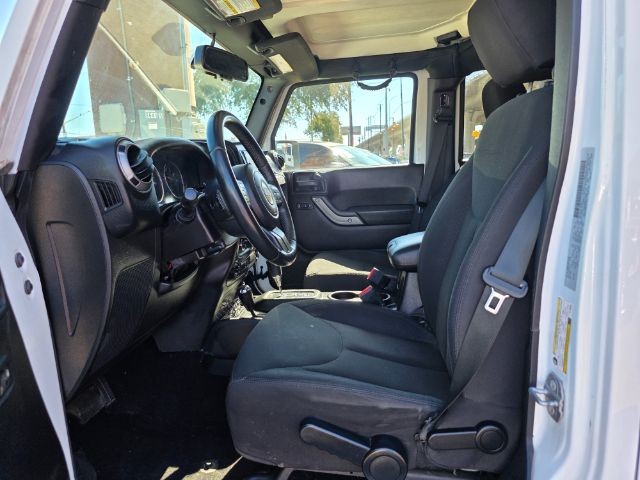 Jeep Wrangler Unlimited Vehicle Full-screen Gallery Image 09