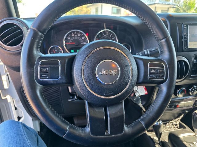 Jeep Wrangler Unlimited Vehicle Full-screen Gallery Image 12