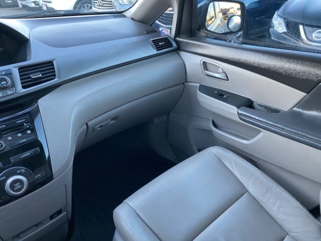 Honda Odyssey Vehicle Full-screen Gallery Image 11