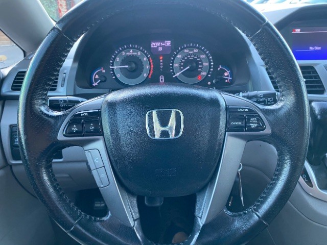 Honda Odyssey Vehicle Full-screen Gallery Image 16