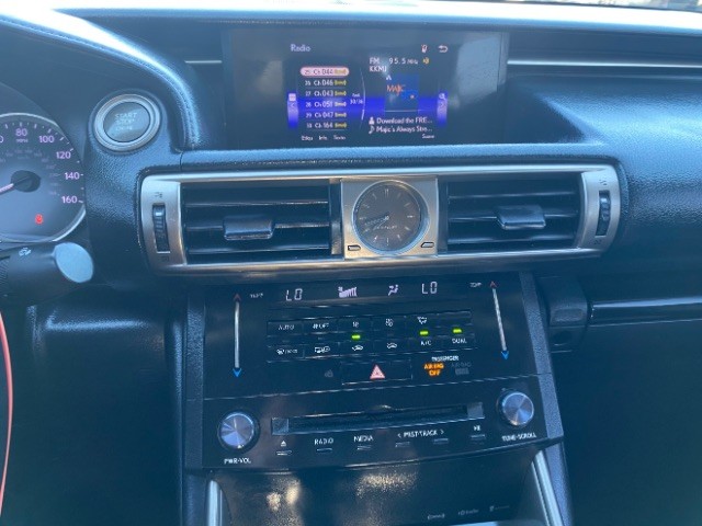 Lexus IS 250 Vehicle Full-screen Gallery Image 13