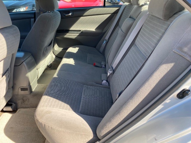 Toyota Camry Vehicle Full-screen Gallery Image 07