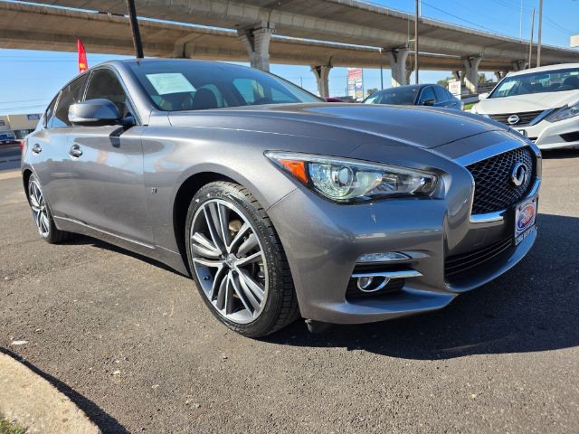 INFINITI Q50 Vehicle Full-screen Gallery Image 03