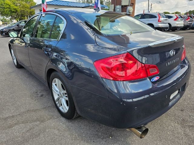 INFINITI G37 Sedan Vehicle Full-screen Gallery Image 05