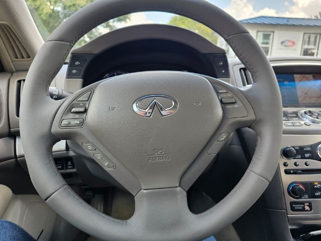 INFINITI G37 Sedan Vehicle Full-screen Gallery Image 12