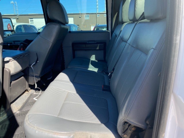 Ford Super Duty F-350 SRW Vehicle Full-screen Gallery Image 07