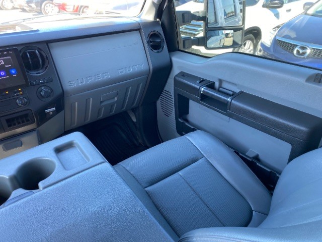 Ford Super Duty F-350 SRW Vehicle Full-screen Gallery Image 10