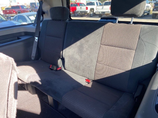 Nissan Armada Vehicle Full-screen Gallery Image 07