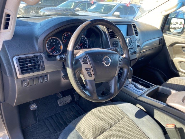 Nissan Armada Vehicle Full-screen Gallery Image 10