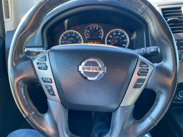 Nissan Armada Vehicle Full-screen Gallery Image 15