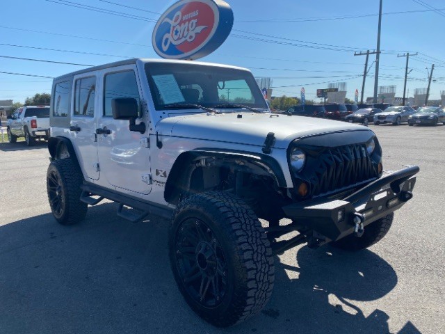 Jeep Wrangler Vehicle Full-screen Gallery Image 01