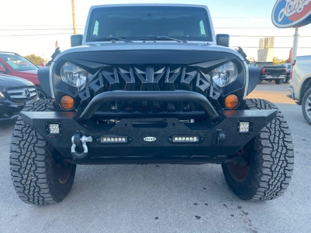 Jeep Wrangler Vehicle Full-screen Gallery Image 02