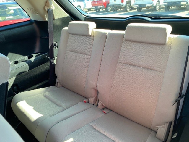 Mazda CX-9 Vehicle Full-screen Gallery Image 07