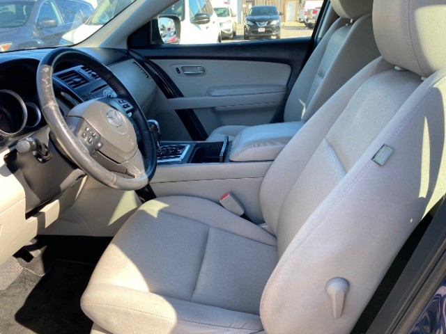 Mazda CX-9 Vehicle Full-screen Gallery Image 09