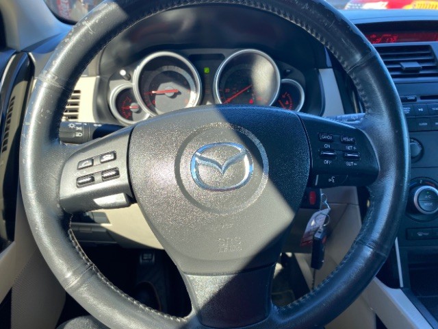 Mazda CX-9 Vehicle Full-screen Gallery Image 14