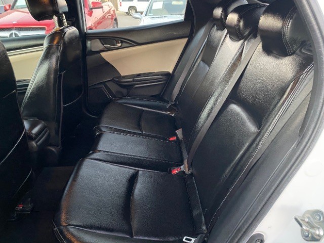 Honda Civic Hatchback Vehicle Full-screen Gallery Image 06