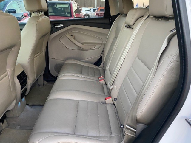 Ford Escape Vehicle Full-screen Gallery Image 07