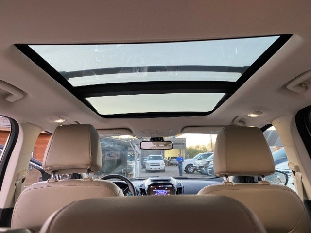 Ford Escape Vehicle Full-screen Gallery Image 10