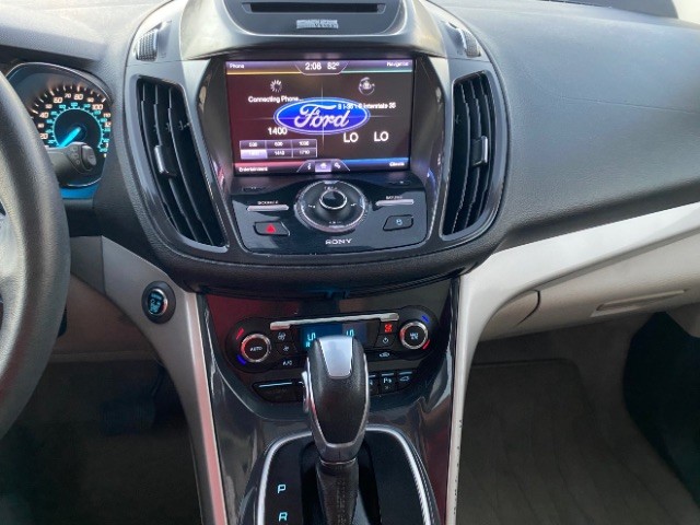 Ford Escape Vehicle Full-screen Gallery Image 11