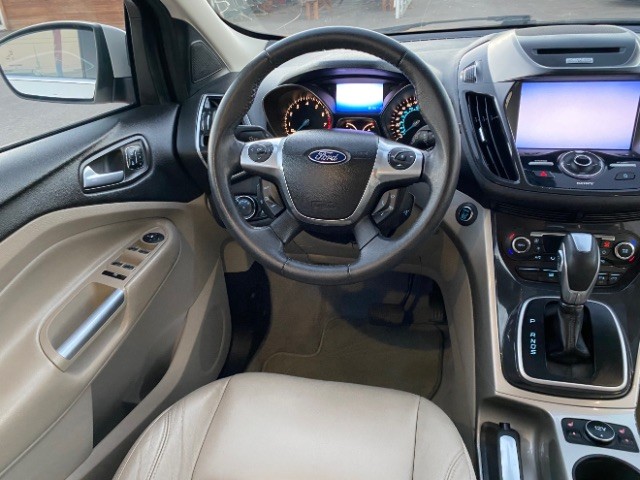 Ford Escape Vehicle Full-screen Gallery Image 14