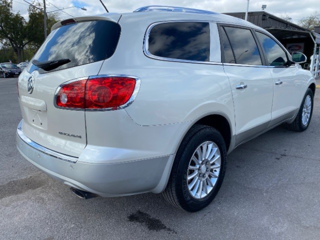 Buick Enclave Vehicle Full-screen Gallery Image 05