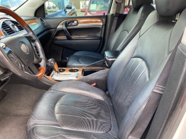 Buick Enclave Vehicle Full-screen Gallery Image 09