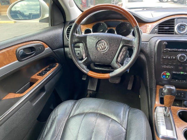 Buick Enclave Vehicle Full-screen Gallery Image 12