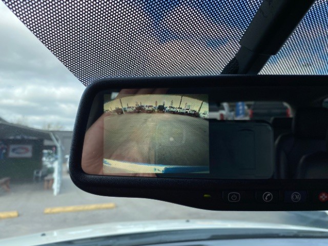 Buick Enclave Vehicle Full-screen Gallery Image 14