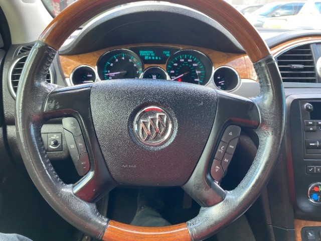 Buick Enclave Vehicle Full-screen Gallery Image 15