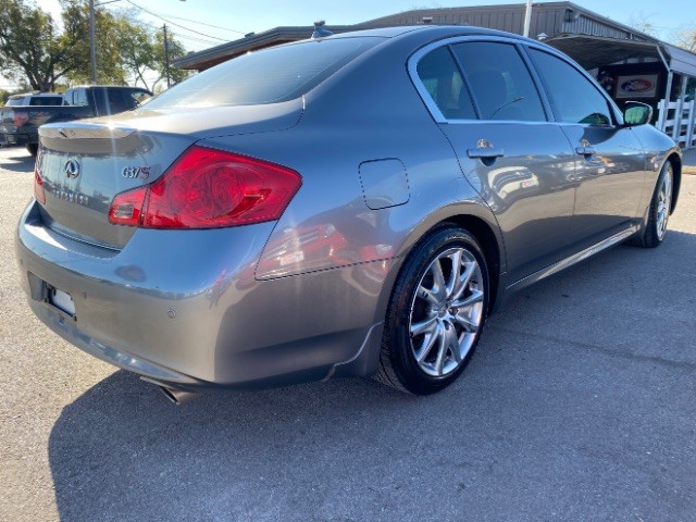 INFINITI G37 Sedan Vehicle Full-screen Gallery Image 05