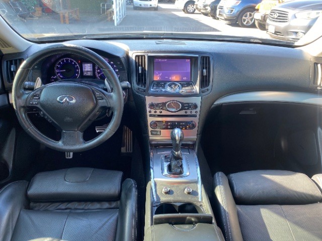 INFINITI G37 Sedan Vehicle Full-screen Gallery Image 06