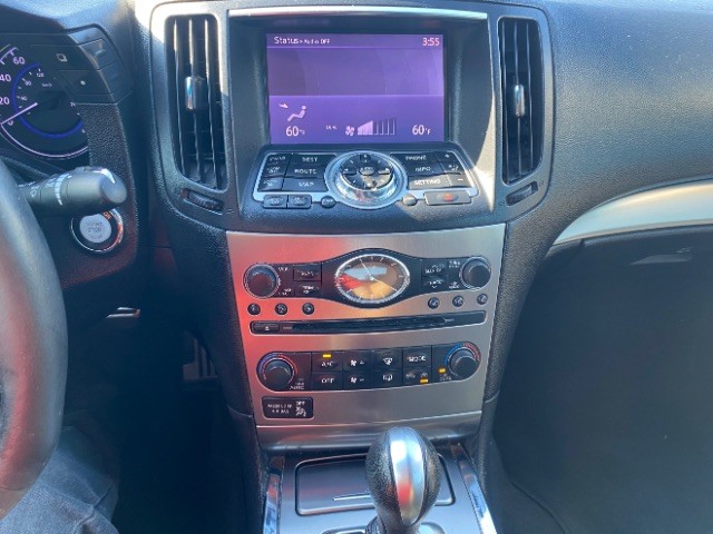 INFINITI G37 Sedan Vehicle Full-screen Gallery Image 13