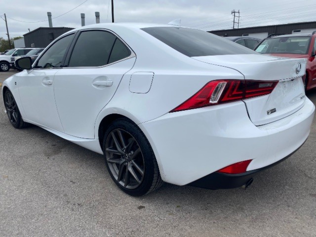 Lexus IS 250 Vehicle Full-screen Gallery Image 04