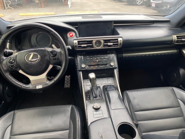 Lexus IS 250 Vehicle Full-screen Gallery Image 06