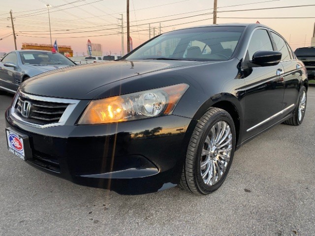 Honda Accord Sedan Vehicle Full-screen Gallery Image 03