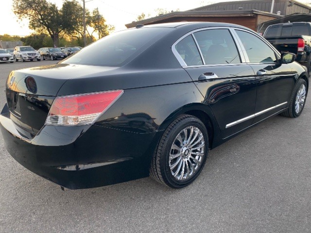 Honda Accord Sedan Vehicle Full-screen Gallery Image 05