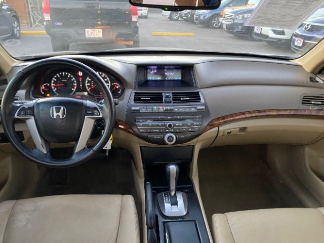 Honda Accord Sedan Vehicle Full-screen Gallery Image 06