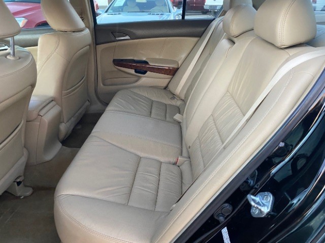 Honda Accord Sedan Vehicle Full-screen Gallery Image 07