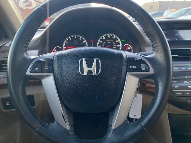 Honda Accord Sedan Vehicle Full-screen Gallery Image 13