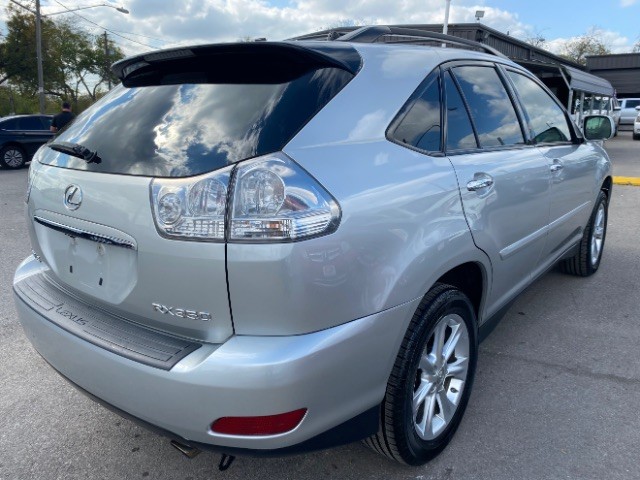 Lexus RX 350 Vehicle Full-screen Gallery Image 05