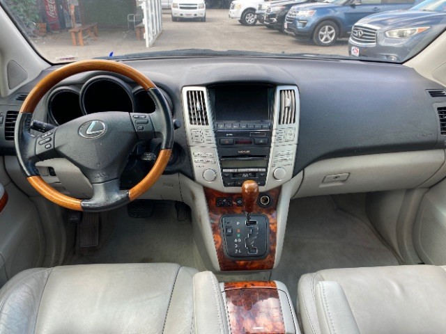 Lexus RX 350 Vehicle Full-screen Gallery Image 06
