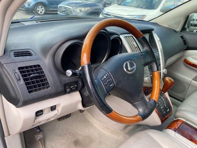 Lexus RX 350 Vehicle Full-screen Gallery Image 09