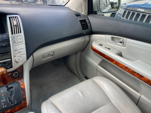 Lexus RX 350 Vehicle Full-screen Gallery Image 10